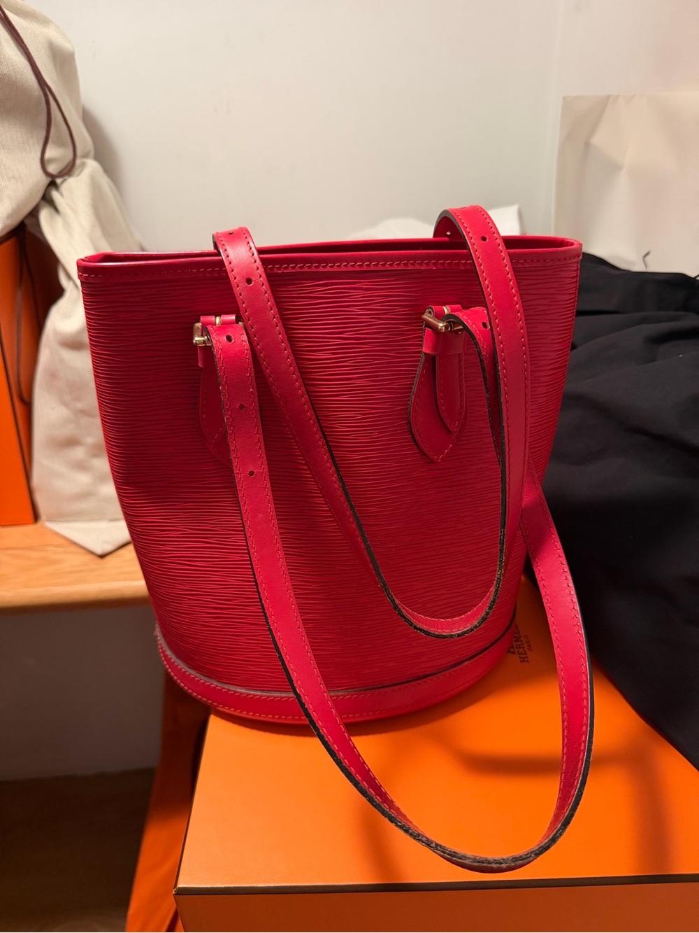Louis Vuitton Scarlet Epi Leather Shoulder Bag authentic